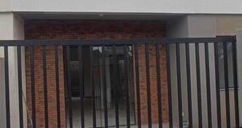 Casa á venda com 2 dormitórios no Bairro Piçarras
