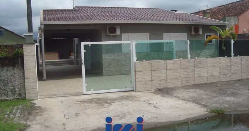 Casa a venda na praia de Riviera com piscina