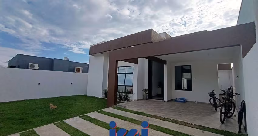 Casa em alto padrão com piscina a venda