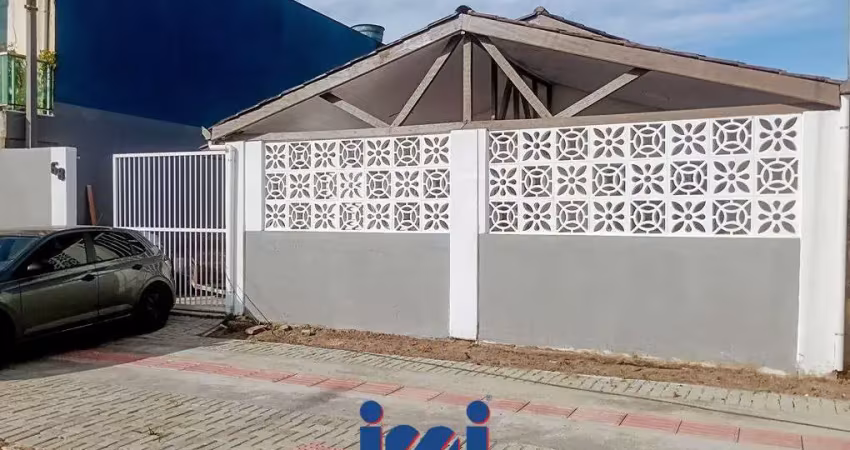 Casa com 4 quartos à venda na Cohapar, Guaratuba 