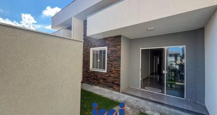 Casa na faixa do mar com suíte à venda