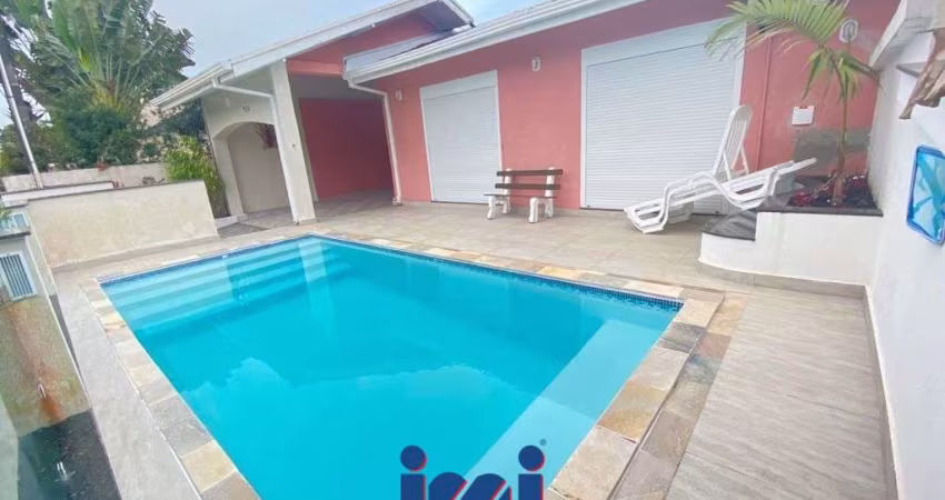 Casa 05 suítes e piscina balneario Atami