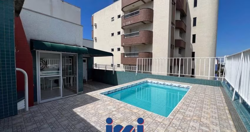 Apartamento duplex com 3 dormitórios em Caiobá