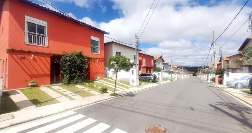 Casa em Condomínio à Venda em Cotia-SP - 2 Quartos, 1 Sala, 2 Vagas - Bairro Los Álamos - Imperdível!