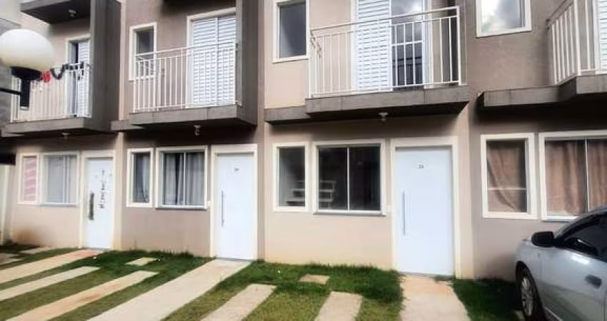 Casa em Condomínio à Venda em Cotia-SP, Bairro Resid. Cezzane, 2 Quartos, 1 Sala, 1 Vaga, 44m² de Área Imperdível