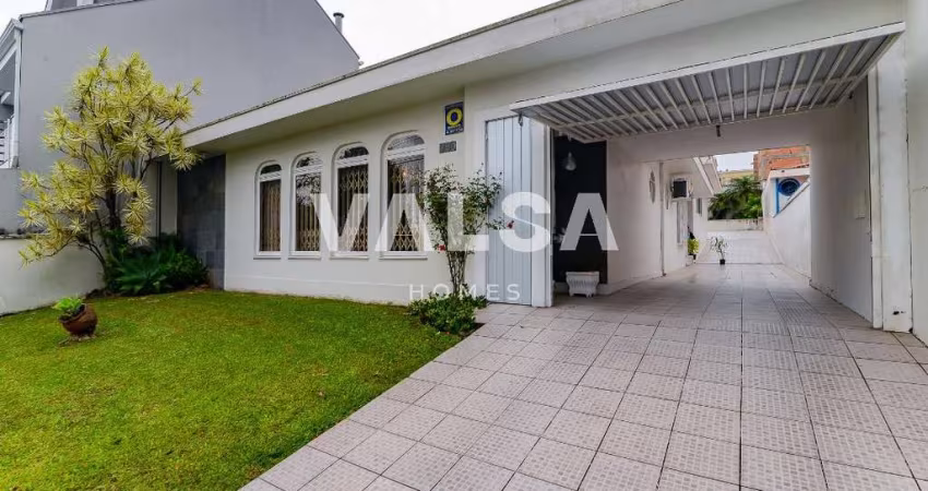 Ótima casa com 3 quartos e terreno no Santa Quitéria!