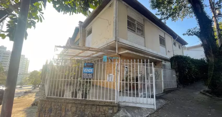Sobrado de esquina à venda, 3 dormitórios, 1 suíte, 3 vagas, 160m², jardim aeroporto.