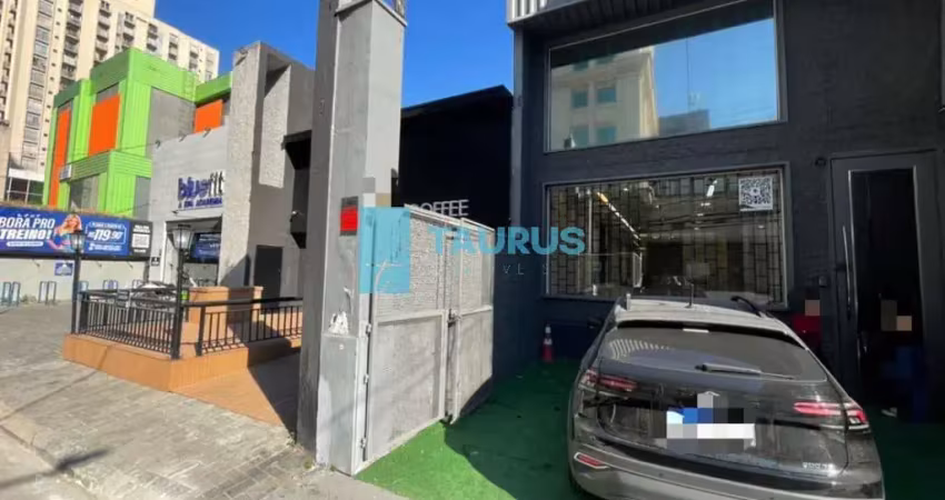 Sobrado à venda na vila olímpia, 296m² área construída, 2 vagas