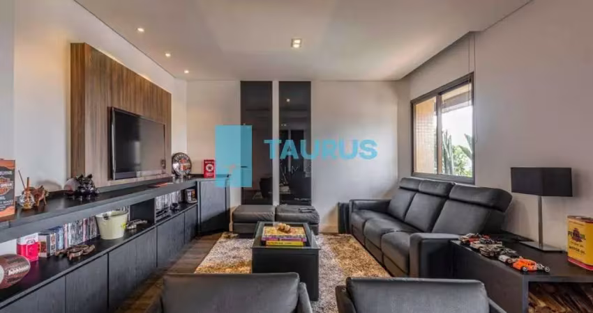 Apartamento á  venda , 3 dormitórios , 3 vagas , 151 m² , campo belo.