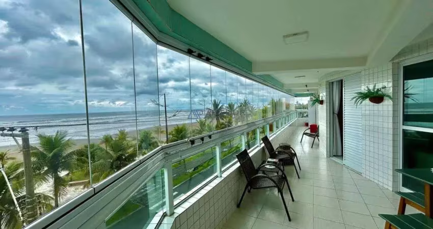 Apartamento à venda em Praia Grande, frente mar, mobiliado e com 3 suítes.