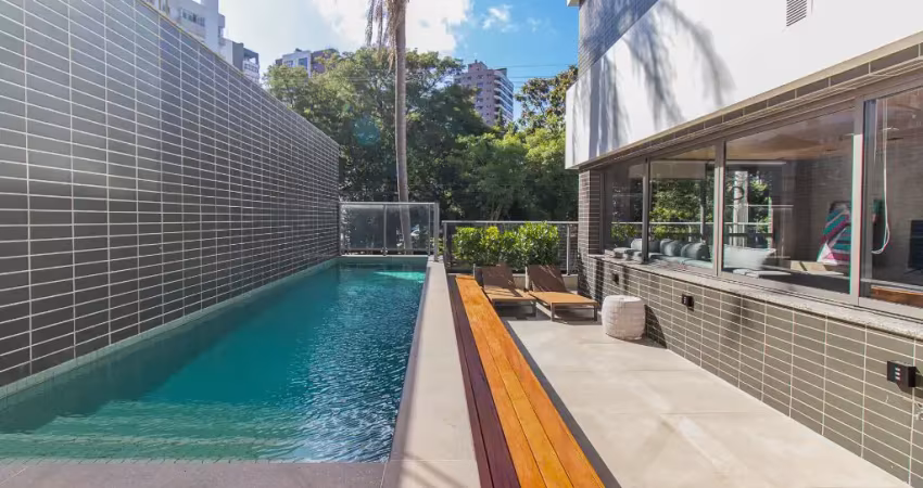 Duplex de cinema totalmente mobiliado e projetado por arquiteto