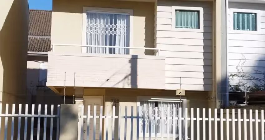 Lindo sobrado 3 dormitórios de frente para rua  no novo mundo