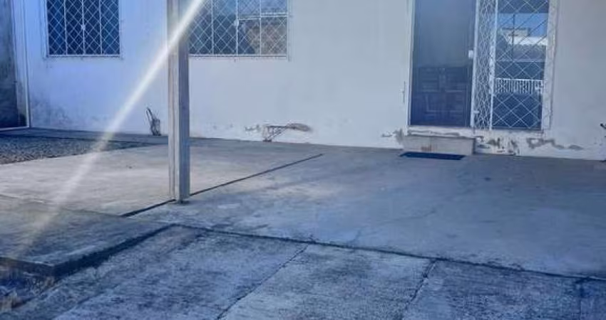 ALUGUE este imóvel - Casa no Bairro Santa Regina em Itajaí.