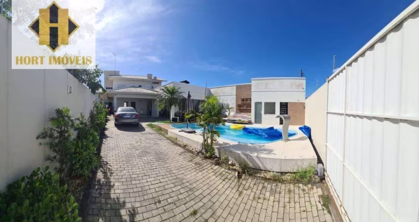 Casa com 3 dormitórios à venda, 300 m² por R$ 2.000.000,00 - Universitário - Tijucas/SC