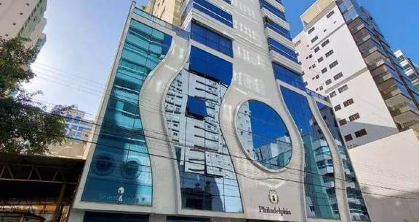 Apartamento com 3 dormitórios à venda, 120 m² por R$ 2.000.000,00 - Meia Praia - Itapema/SC