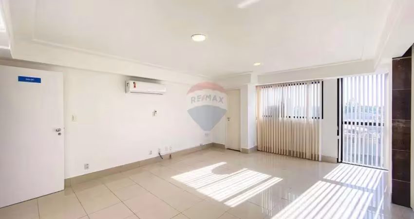 Sala comercial em candelária, com portaria, elevador.