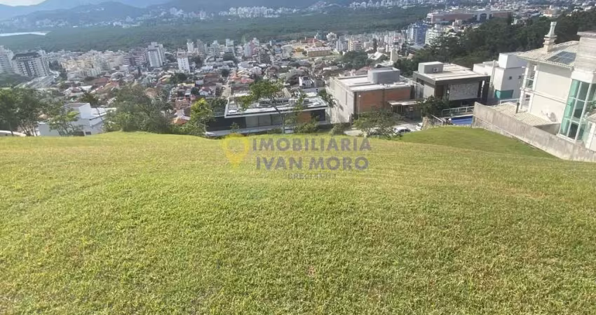 Terreno à venda na Trindade, Florianópolis 