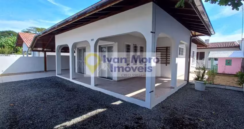 Casa com 4 quartos para alugar no Daniela, Florianópolis 