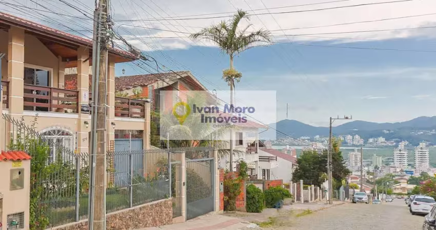 Casa com 4 quartos à venda na Trindade, Florianópolis 