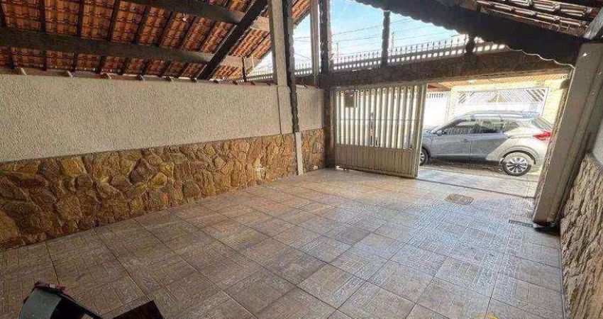 Casa com 3 dormitórios à venda, 172 m² por R$ 750.000,00 - Vila Guilhermina - Praia Grande/SP