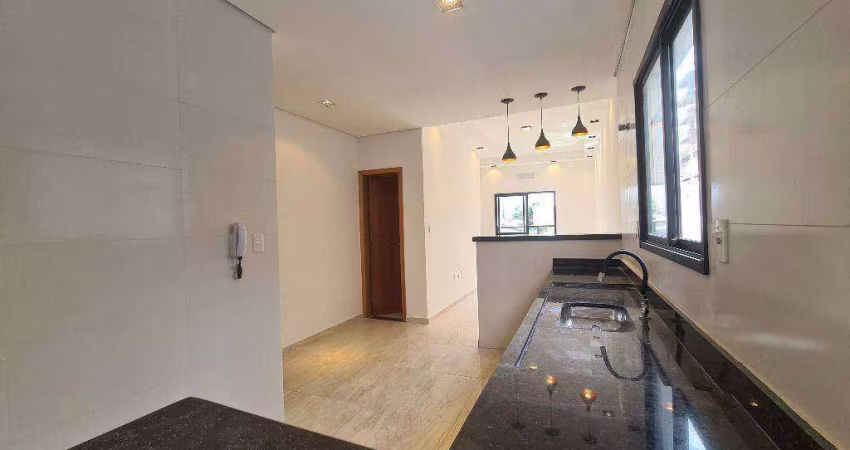 Sobrado 2 dorm(s), sendo 1 suíte,  em condomínio, 2 vagas, Aviação em Praia Grande/SP