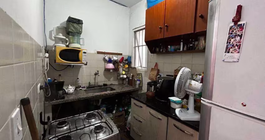 Kitnet dividida,m²,  1 vaga, na mirim em praia grande sp.