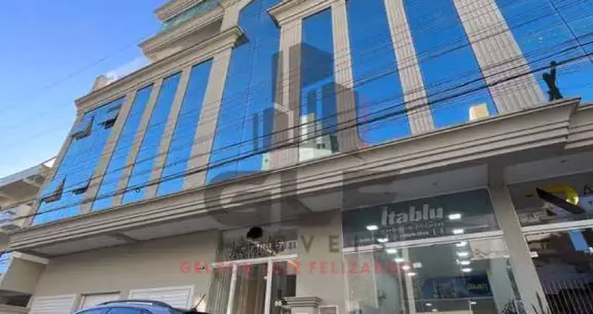 Apartamento de alto padrão na cidade de itapema/sc, no bairro centro, com 3 suítes e 2 vagas de garagem.  localização privilegiada.