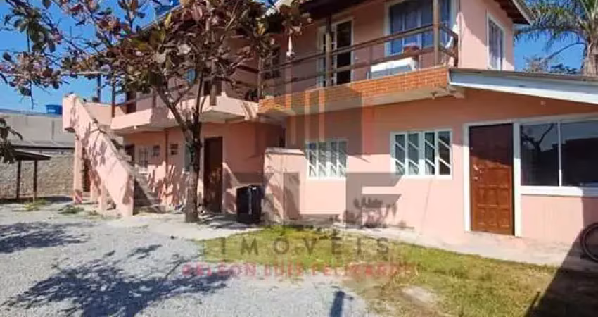 Condomínio com 6 kitnets em itapema/sc no bairro morretes. terreno com 303,75m². fundação pronta para construir mais 4 apartamentos ou até 8 kitnets,