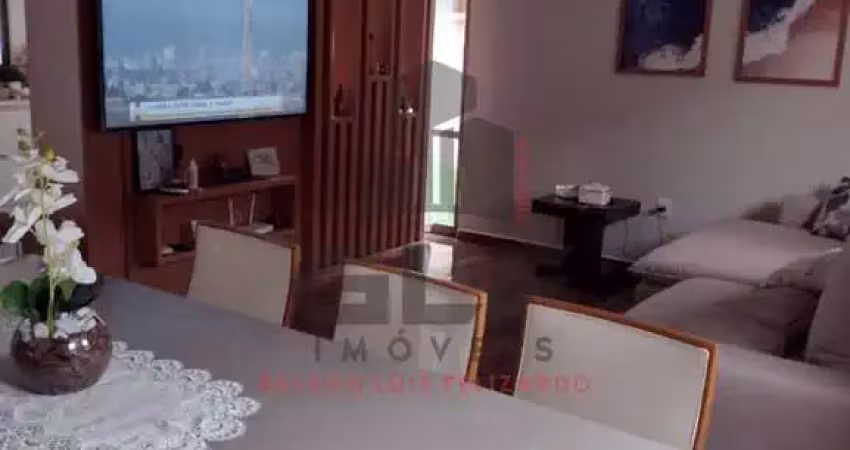 Casa semi mobiliada em porto belo/sc, bairro pereque, com 3 quartos, sendo 1 suíte e 2 vagas de garagem.