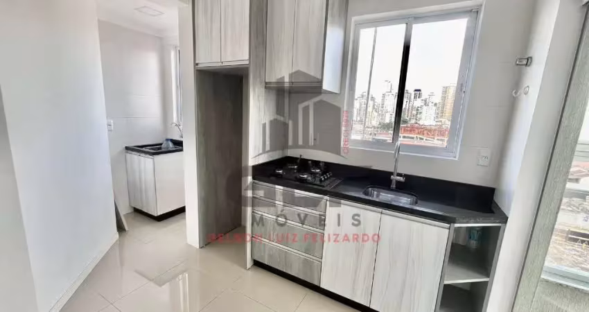 Apartamento semimobiliado para morar na cidade de itapema/sc no bairro morretes, com 2 quartos, sendo 1 suíte e 1 vaga de garagem. bem localizado.