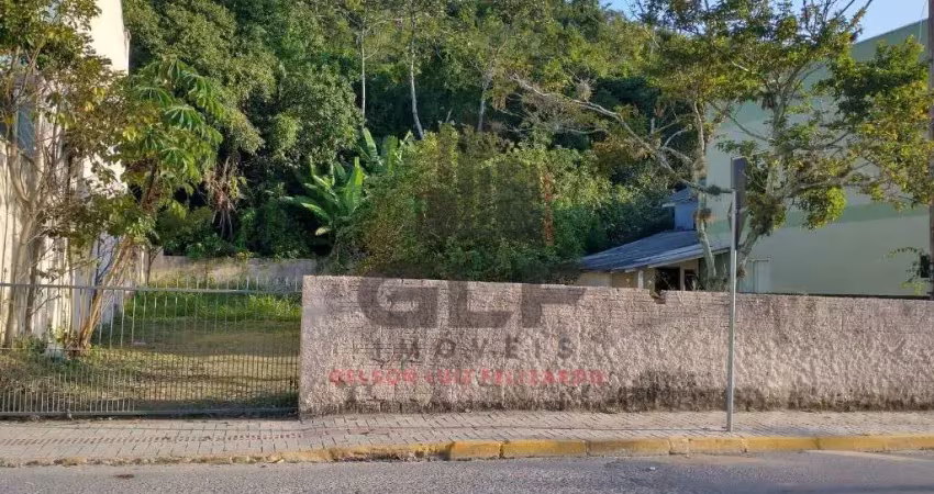 Terreno a venda na cidade de itapema/sc no bairro casa branca,com dimensões de 12,22 por 29,46 metros, totalizando 360 m. oportunidade de investimento