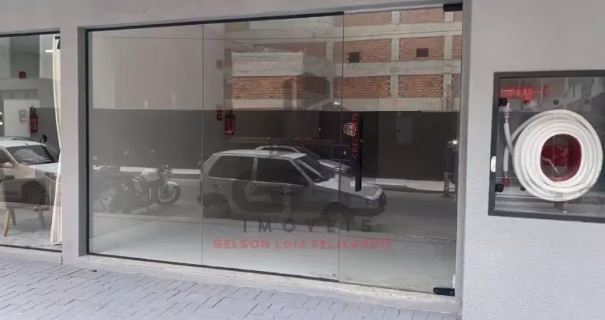 Sala comercial para locação em itapema/sc bairro morretes, sala com 40m² área privativa bem localizada