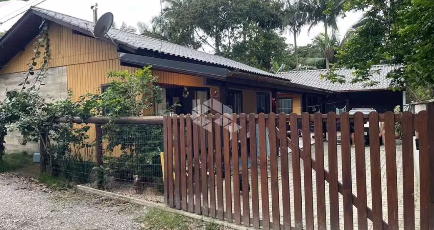 Casa com 3 dormitórios/ quartos em palhoça sc, bairro sertão do campo à venda por r$ 380.000,00.