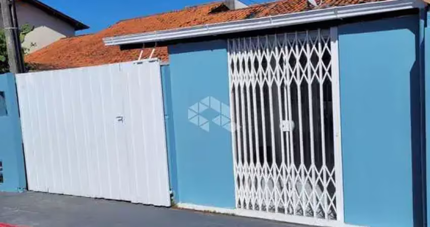 Casa com 2 dormitórios/ quartos e um ponto comercial em palhoça sc, bairro barra do aririú à venda por r$ 360.000,00.