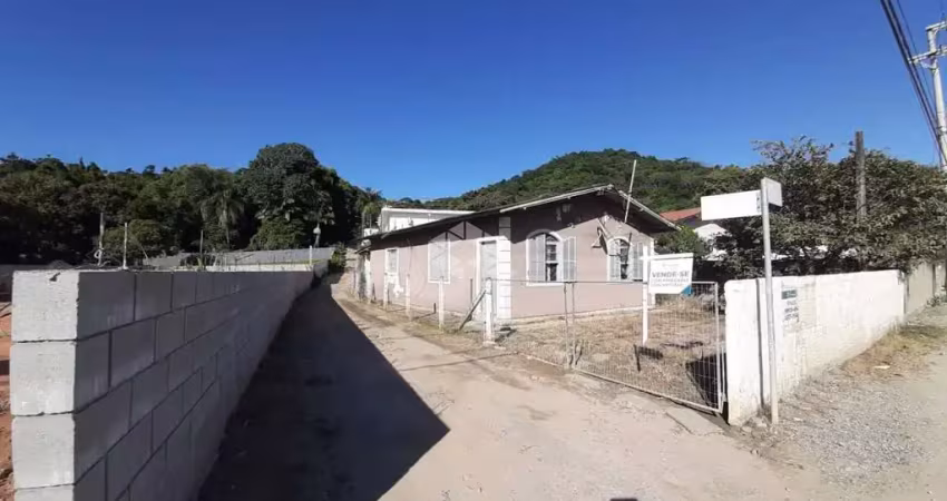 Casa com 2 quartos à venda na Avenida São Cristóvão, 3427, Alto Aririu, Palhoça