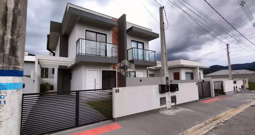 Casa sobrado com 2 dormitórios, sendo 2 suítes, 1 vaga e 99,83 m² para vender por r$ 550.000,00
