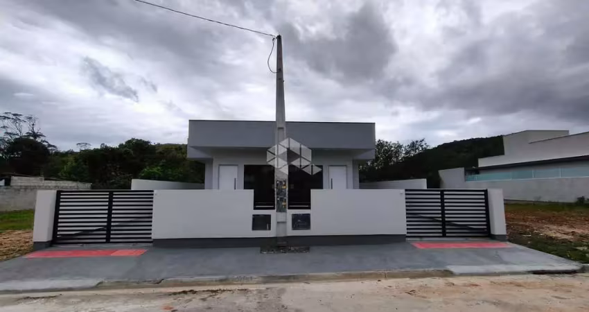 Casa geminada com 3 dormitórios, sendo 1 suíte, 1 vaga e 76,17m², para vender por r$ 450.000,00