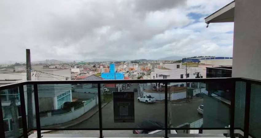 Casa sobrado com 3 dormitórios sendo1 suíte em palhoça sc, bairro bela vista à venda por r$ 840.000,00.