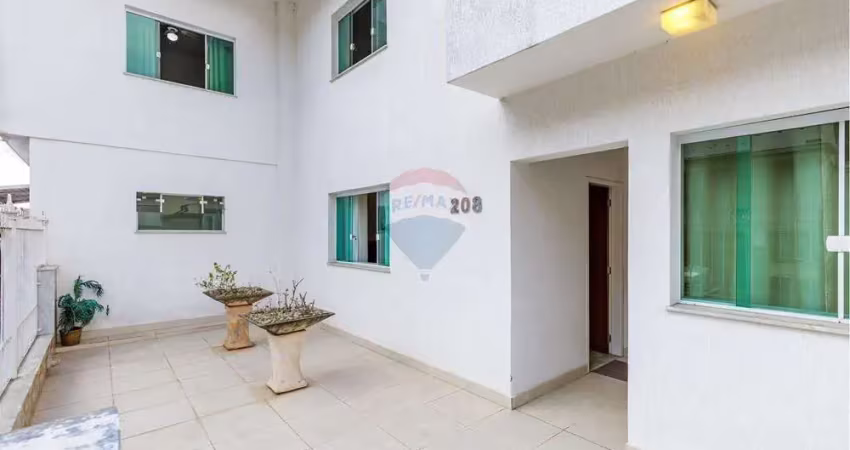 Casa com 7 quartos à venda na Rua Vilela Filho, 208, Santa Helena, Juiz de Fora