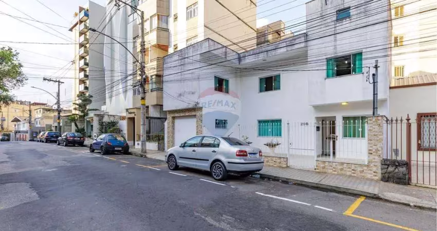Casa com 7 quartos à venda na Rua Vilela Filho, 208, Santa Helena, Juiz de Fora