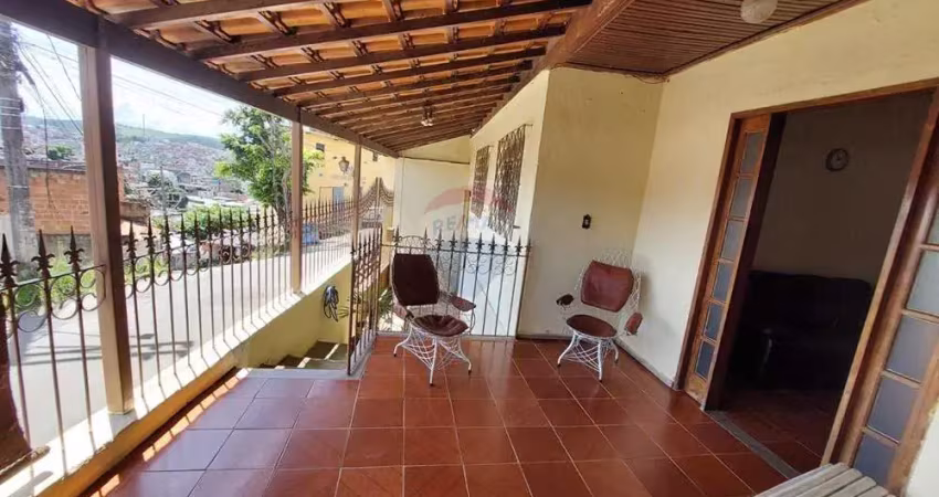 Casa com 2 quartos à venda na Rua Argemiro José Machado, 361, Ipiranga, Juiz de Fora