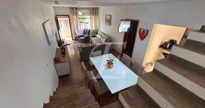 Casa a venda com 4 quartos, 6 banheiros, 2 sobrados grande no bairro vila do encontro, próxima ao hospital saboya