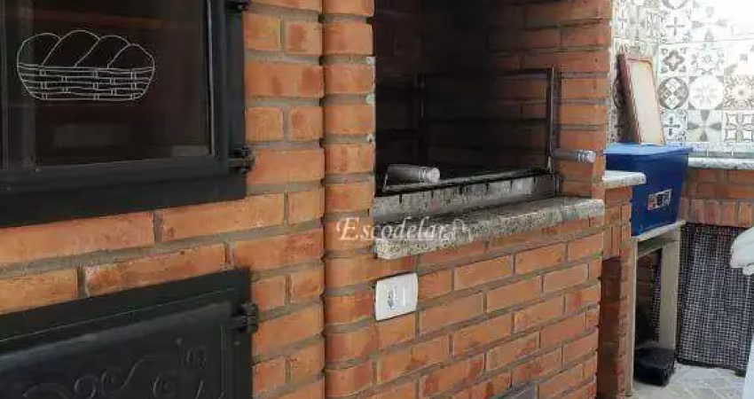 Sobrado à venda  com 4 suítes e área de convivência!