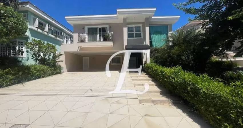 Casa com 4 dormitórios para alugar em  Alphaville - Barueri/SP