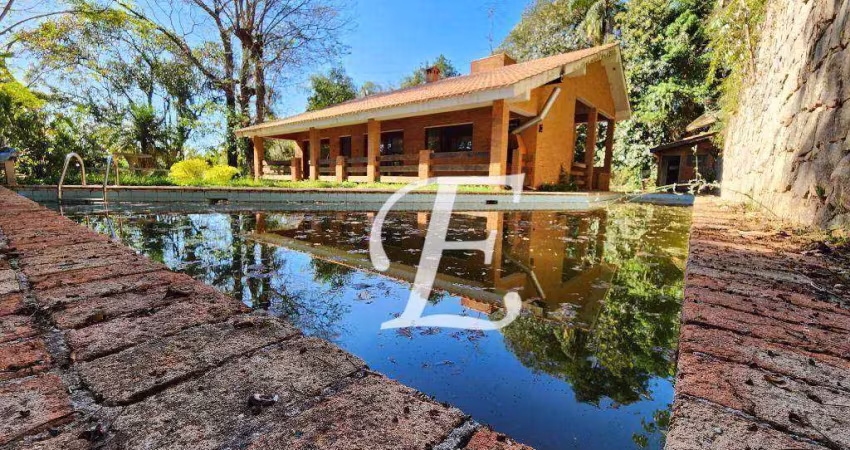 Casa com 3 dormitórios à venda, 250 m² por R$ 980.000,00 - Serra da Cantareira - Mairiporã/SP