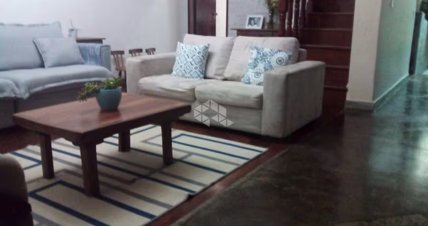 Sobrado Jardim Silvina venda 3 quartos (1 suíte), 2 vagas Reformado