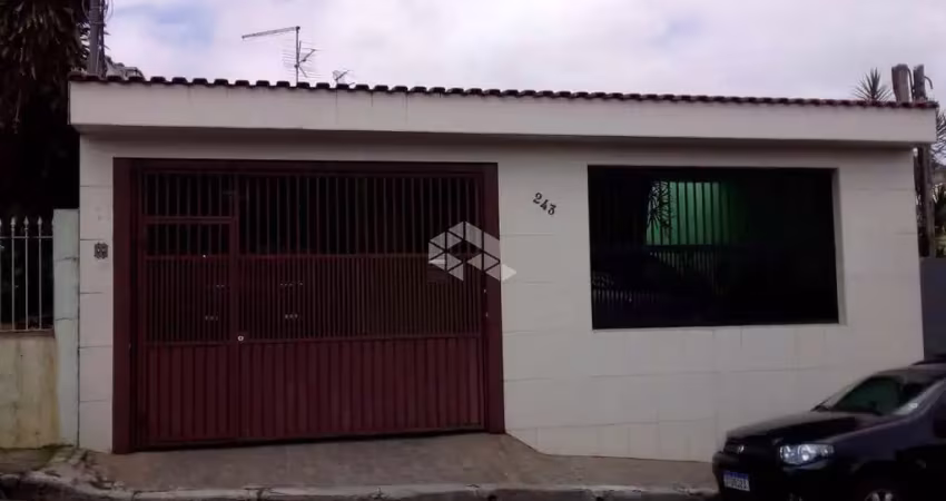 Casa térrea planalto 2 quartos (1 suíte), 3 vagas, edícula