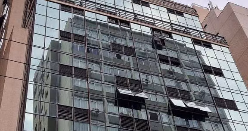 Sala Comercial a venda No centro com 2 vagas