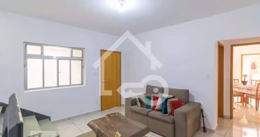 Casa com 3 quartos para alugar na Rua Jair Fongaro, 1, Rudge Ramos, São Bernardo do Campo