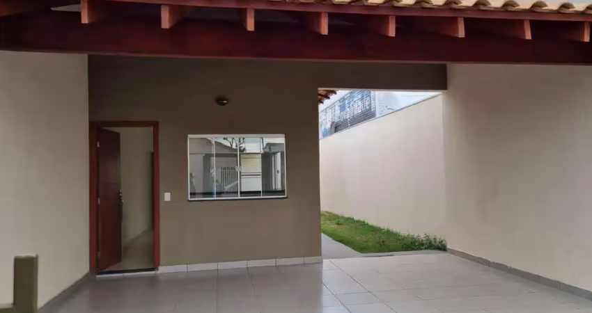 casa com quintal e otima localização